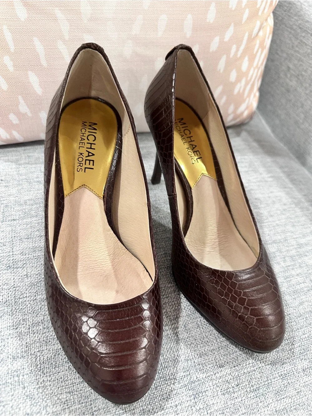 Michael Kors Women's Brown Croc-Embossed Pointed Pumps